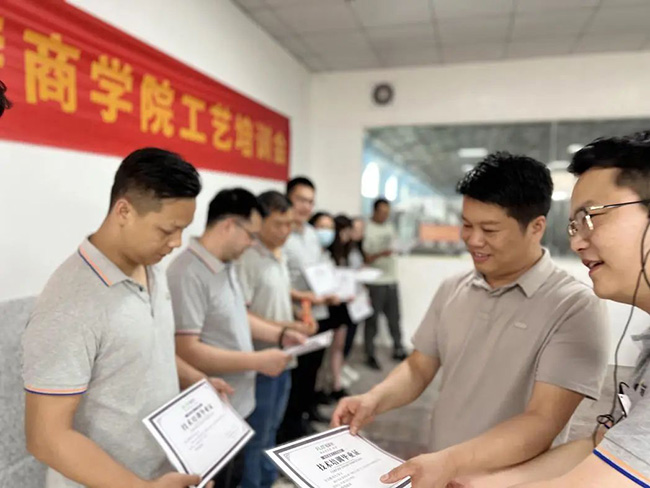 ONE游戏官网-皇马巴塞赞助商
